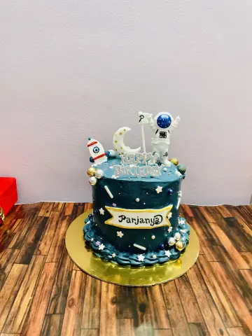 Chocolate praline cake